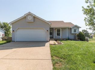1534 Stonegate St, Farmington, MO 63640