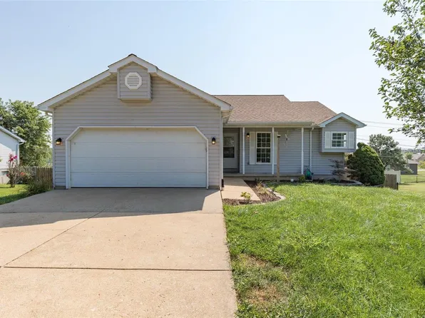 1534 Stonegate St, Farmington, MO 63640