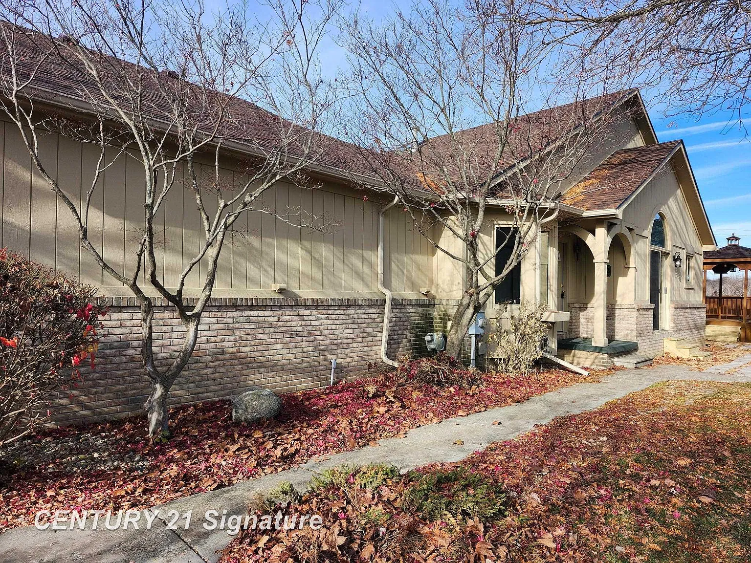 6440 Western Way photo 1