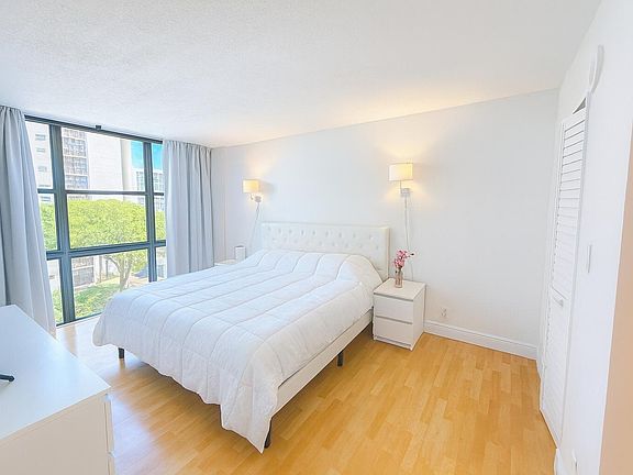 4th image of 16909 N Bay Rd APT 507