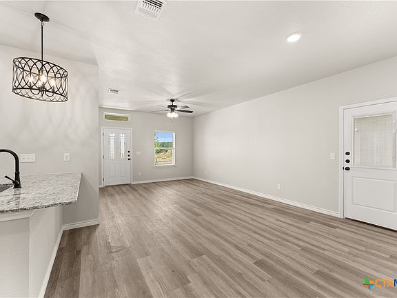 5th image of 106 Leon Ln