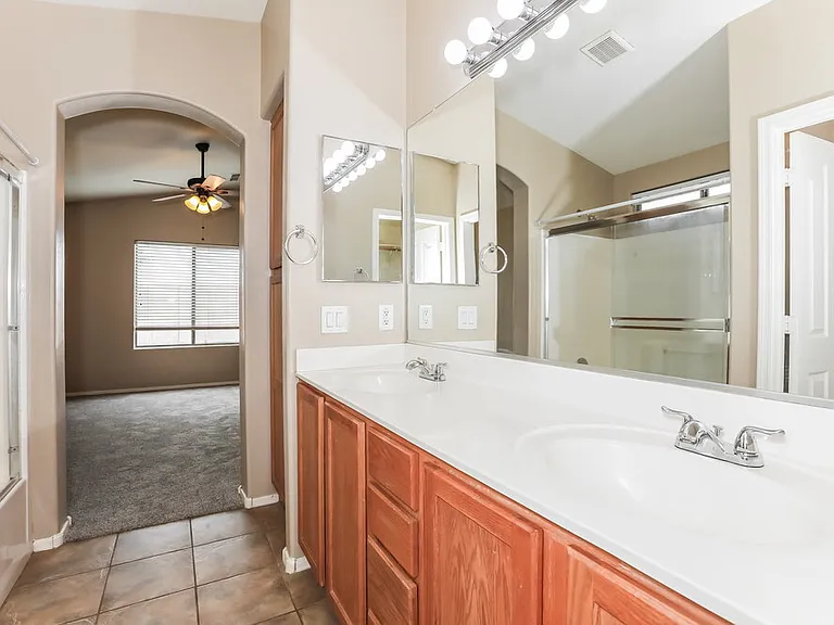 3658 E Alamo St — Photo 12