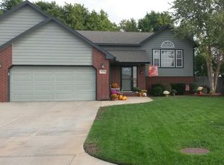 1670 N Timbers Edge Ct, Mulvane, KS 67110