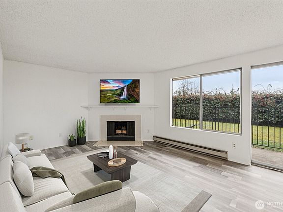 4th image of 1003 S Pearl Street #B6
