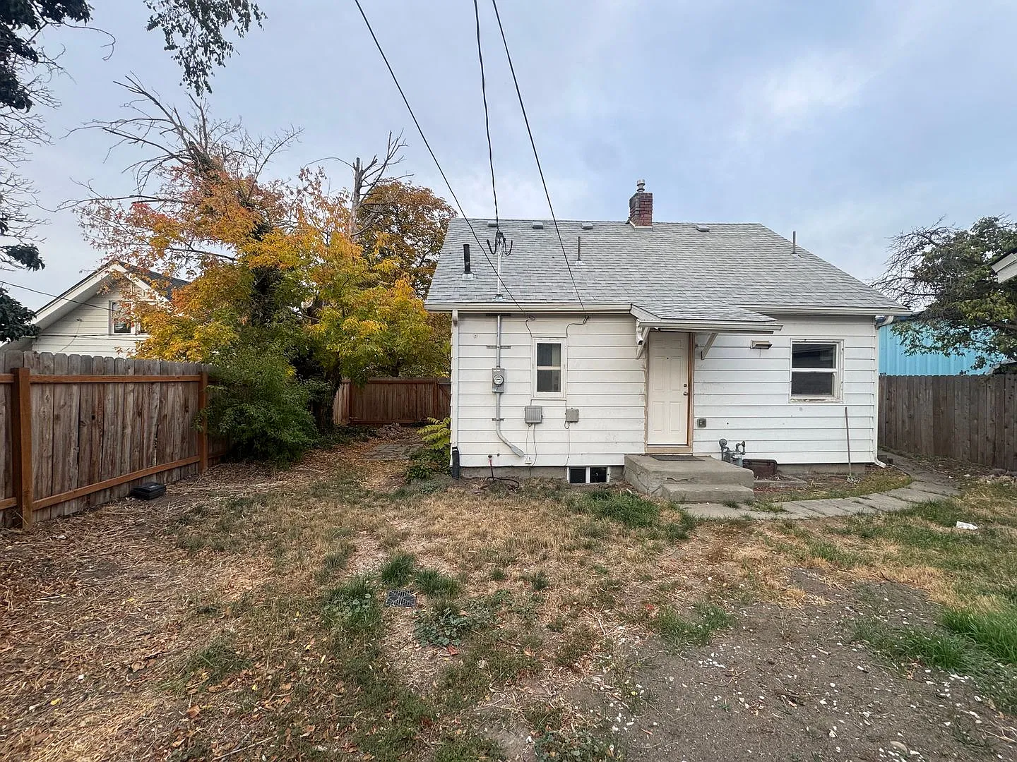 Remodeled 3bd/2ba Garland District Bungalow | Shop | Detached Garage | 6-Month Lease | Avail 10/23 — Photo 3