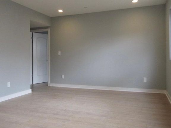 3rd image of 625 N Mariposa Ave #1/2