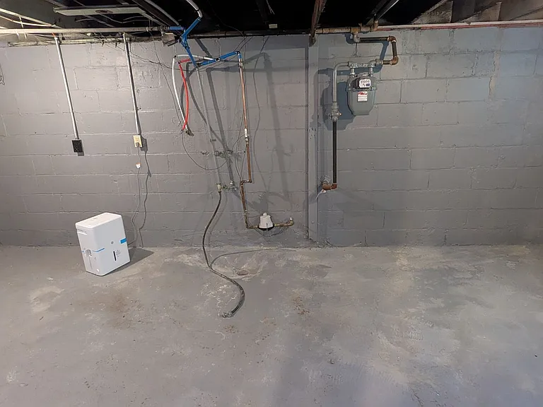 443 W Thornton St — Photo 43