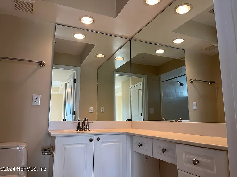 400 E Bay St #402 — Photo 67