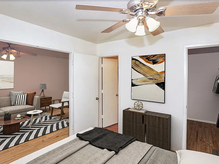 La Hacienda Apartment Homes — Photo 10
