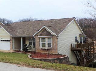 9677 E Vista Dr, Hillsboro, MO 63050