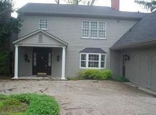 8375 Camargo Rd, Cincinnati, OH 45243