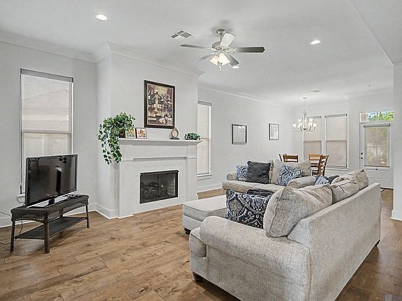 5th image of 3861 Villa Michel Dr