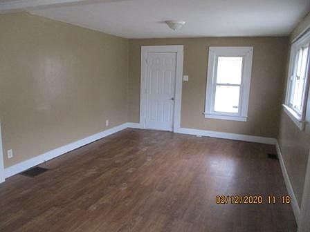 2nd image of 2618 Jackson St