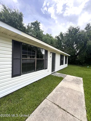 2414 34th Ave Photo 1