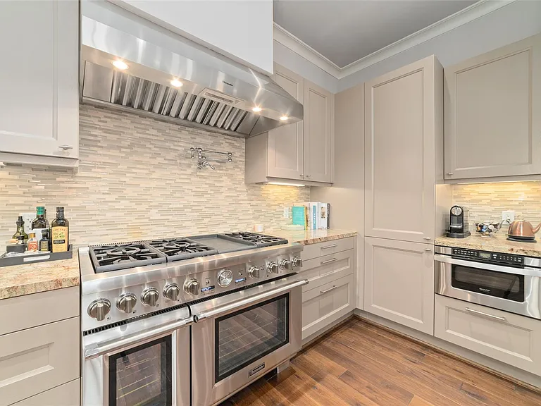 2221 Welch St #201 — Photo 24