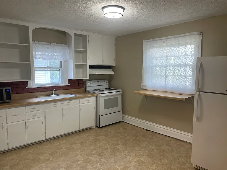 849 S Macarthur Blvd #2 — Photo 2