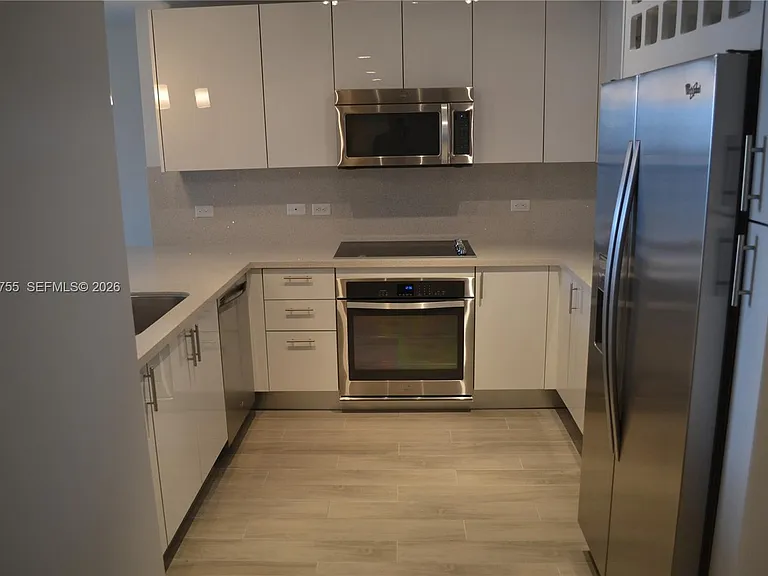 999 SW 1st Ave #2517 — Photo 5