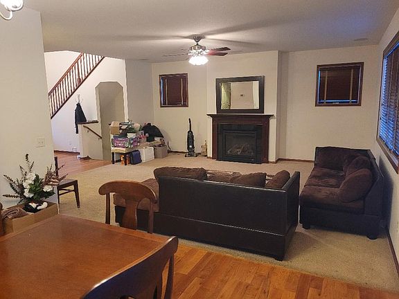 3rd image of 2107 Winterberry Ln