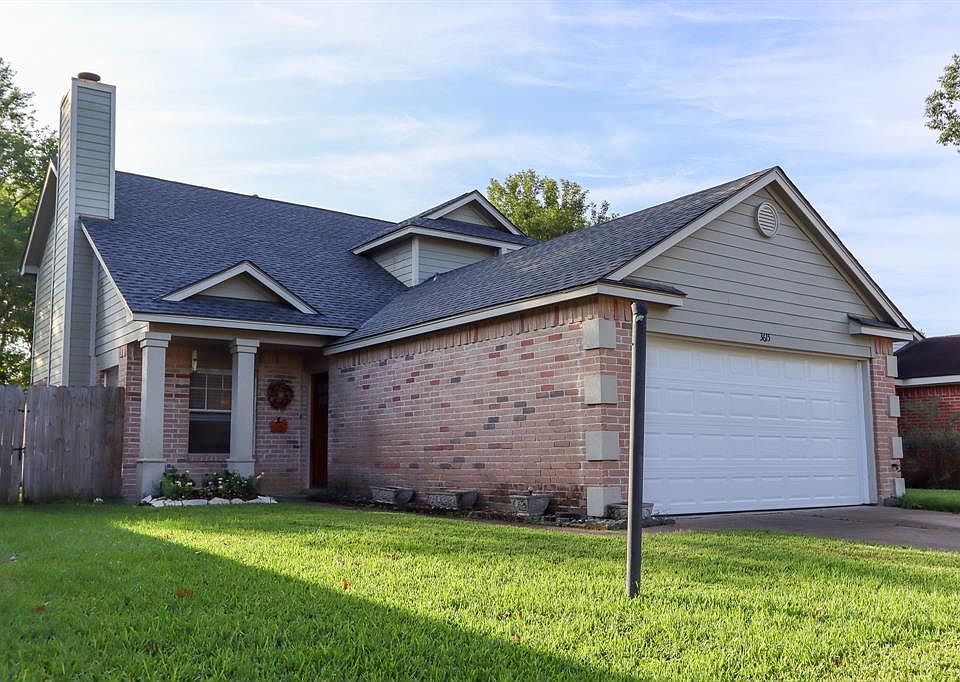1st image of 3615 Lochmoor Ln