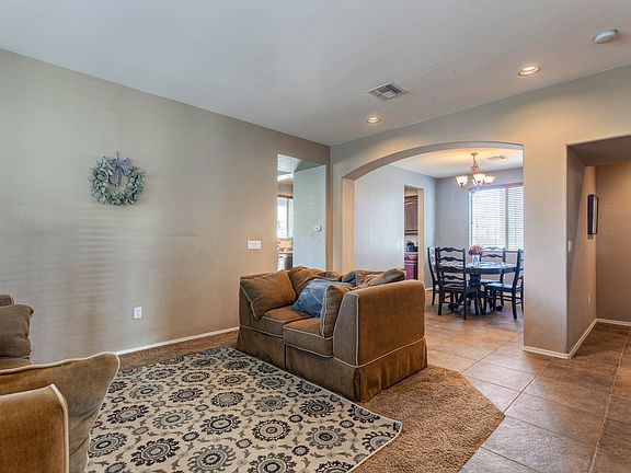 3rd image of 1083 E Lyle Canyon Dr