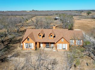 200 Meadowview Dr, Lytle, TX 78052
