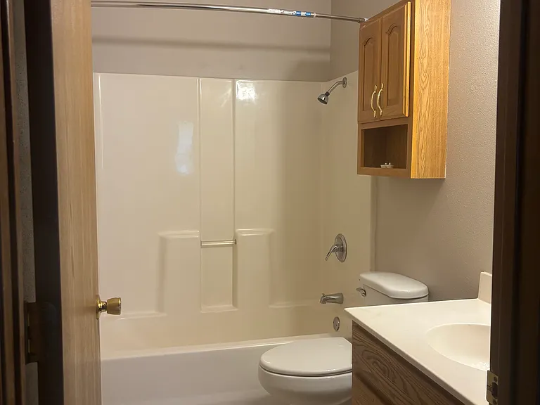 500 Shady Grove Rd #6 — Photo 5