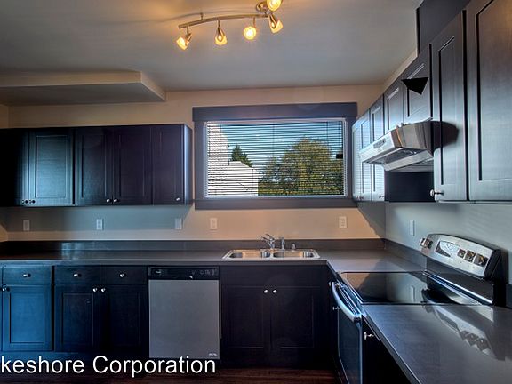 4th image of 9532 Greenwood Ave N #10283781
