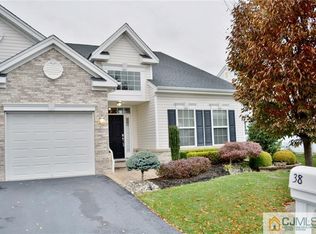 38 Gryphon Dr, Monroe, NJ 08831