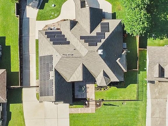 3rd image of 7107 Nickaburr Creek Dr
