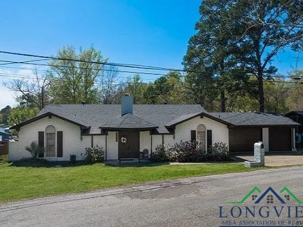 2002 W Lake Dr, Gladewater, TX 75647