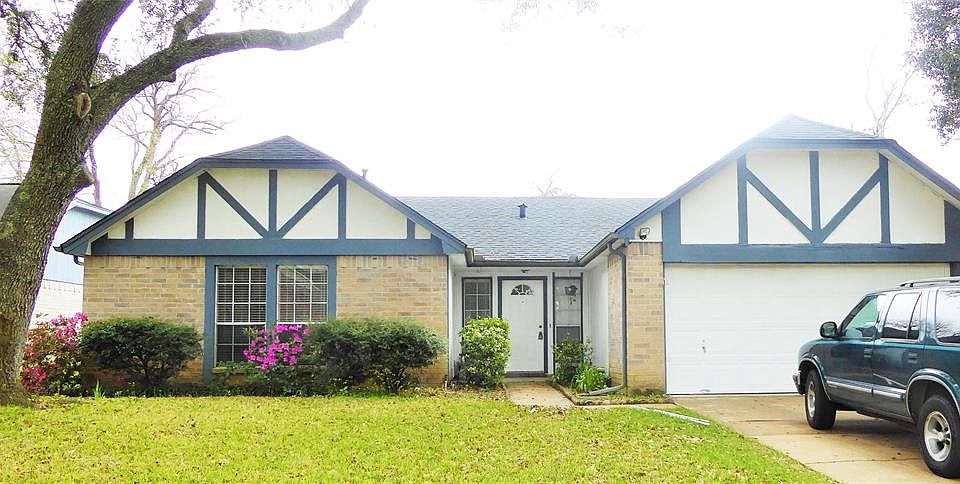 1st image of 435 Old Colony Dr