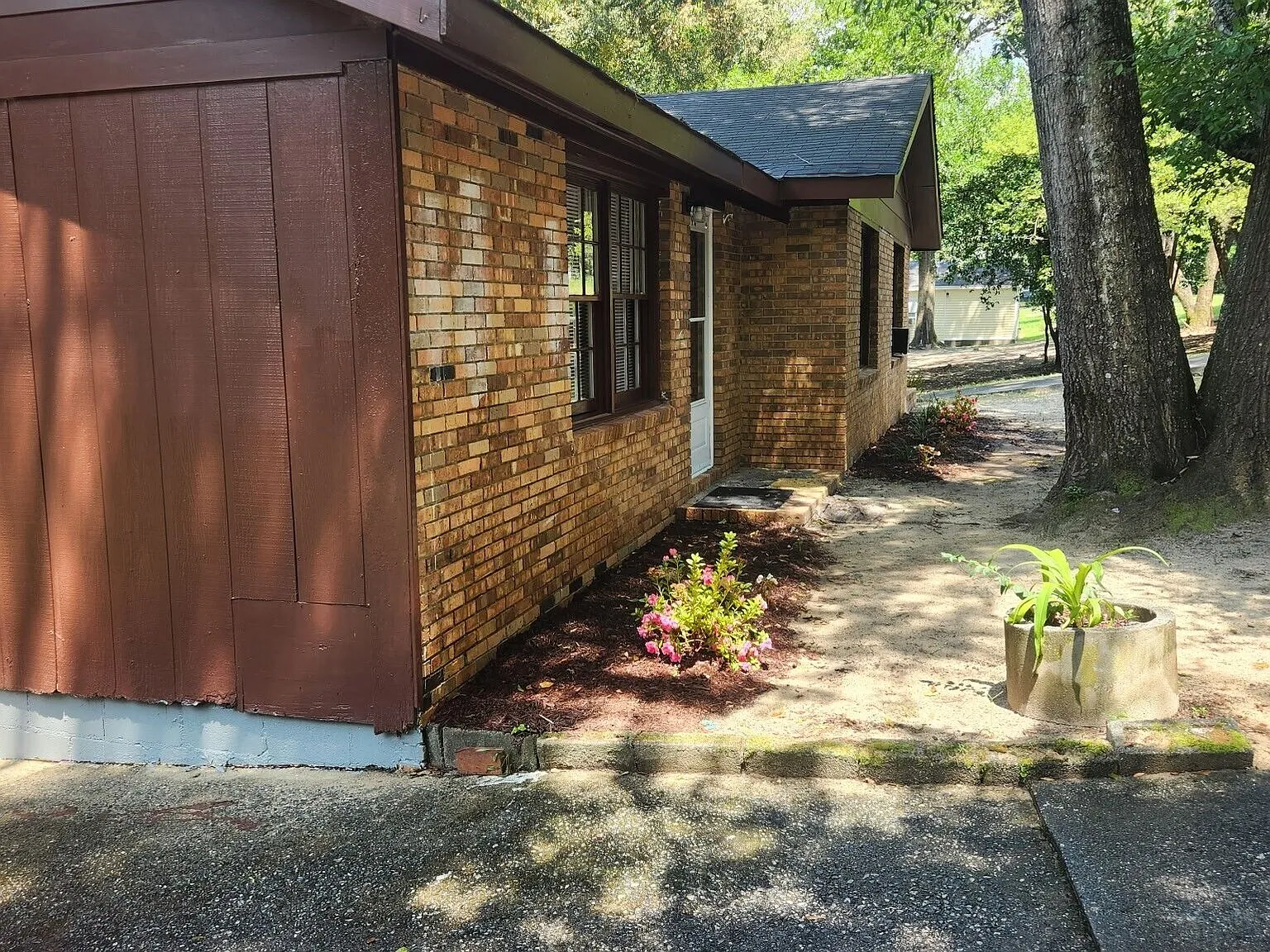 2 bed, 1.0 bath, $1,000 — Photo 3