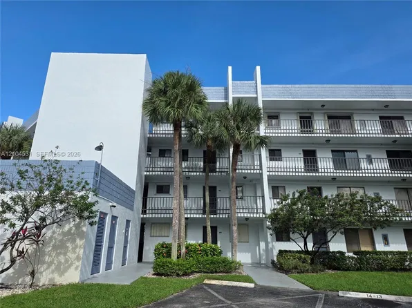 4820 Lucerne Lakes Blvd W APT 305, Lake Worth, FL 33467