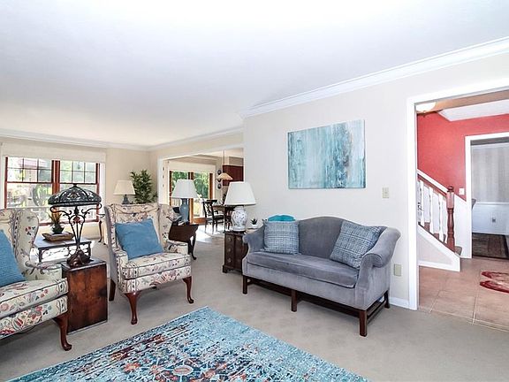 3rd image of 6981 Sturbridge Dr