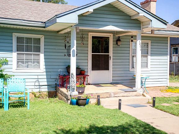 3rd image of 1006 S Mississippi St