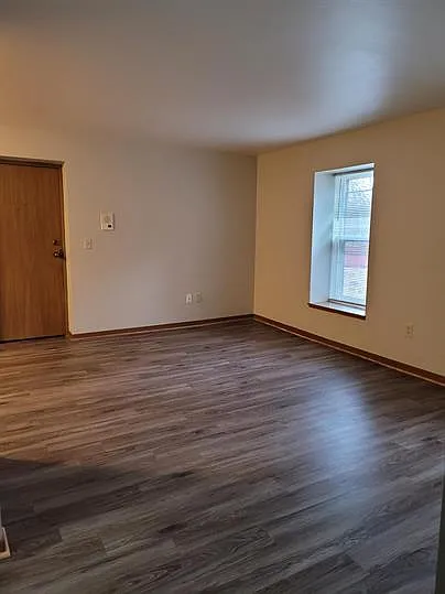 401 N Walnut St #303 — Photo 4