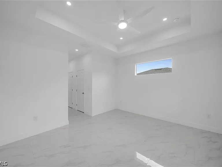 438 Poplar St — Photo 13