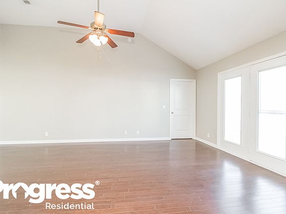 3rd image of 2438 Salem Glen Xing
