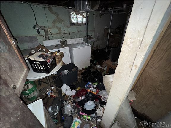 5th image of 911 Crestmore Ave
