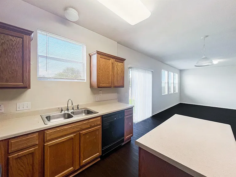4712 Lake Champlain Ln — Photo 8
