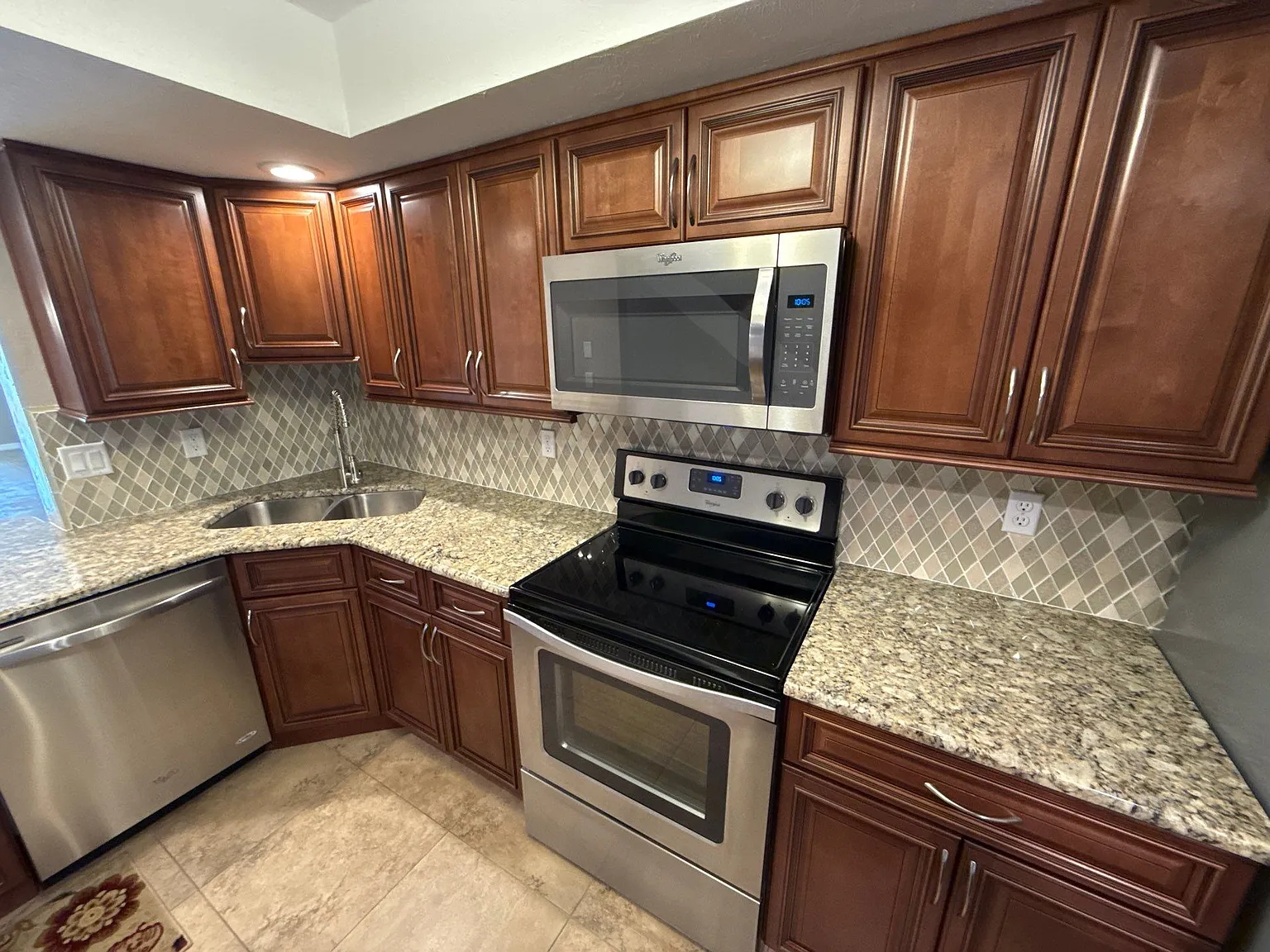 790 E Gilchrist Ct Apt 2B — Photo 4