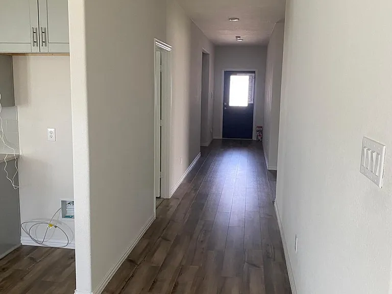 514 Janette Ct — Photo 3