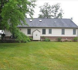 3rd image of 1113 Courtney Ct