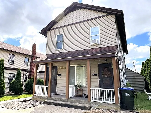 1 bed, 756 sqft, $985 — Photo 1