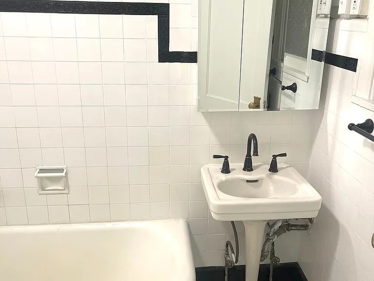 Charming Black & White Tiled Bathroom Charming Black & White Tiled Bathroom