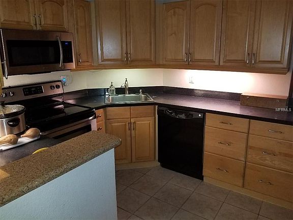 4th image of 215 Rubens Dr APT A