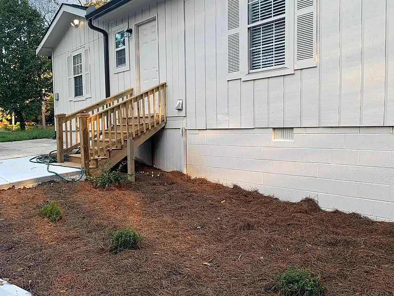 5560 Hiram Lithia Springs Rd #B — Photo 1