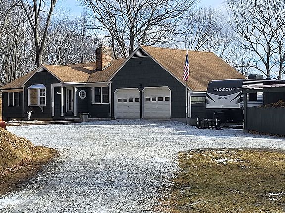 2nd image of 32 Reservoir Rd