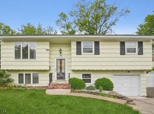 16 Murdock St, Fords, NJ 08863