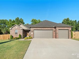 976 Harper Cv, Pea Ridge, AR 72751